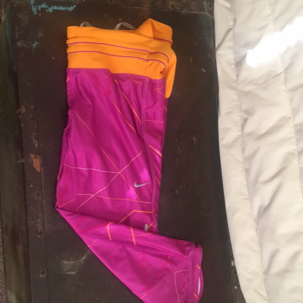 Nike dry fit cropped running pants size sm
